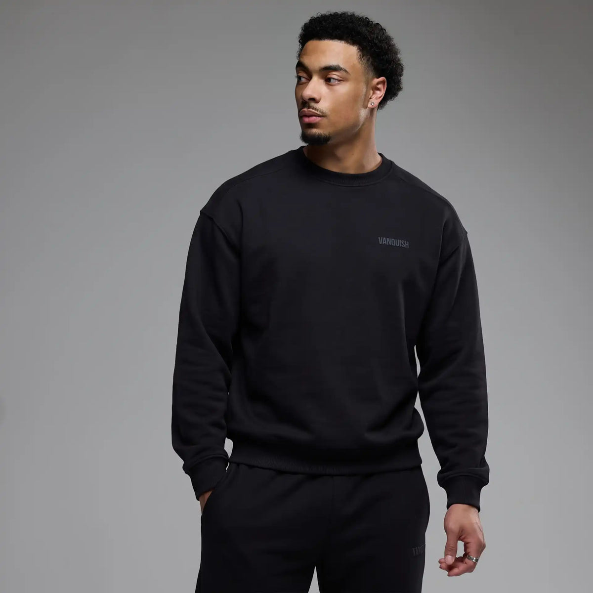 EVOLVE BLACK OVERSIZED SWEATER